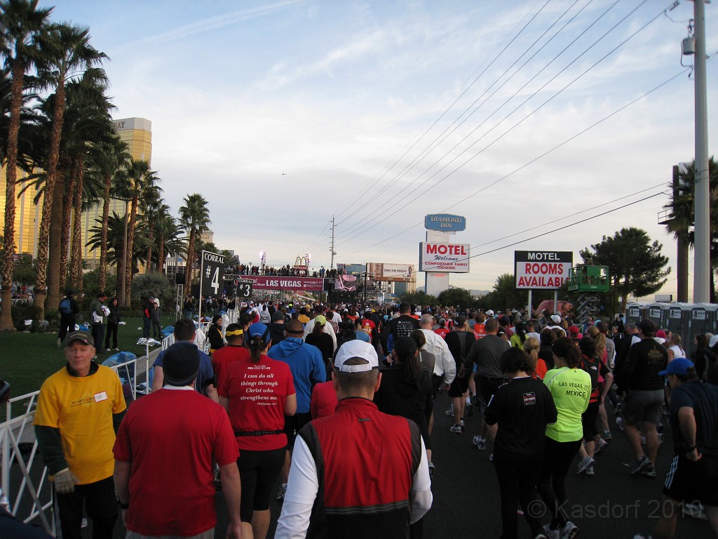 Las Vegas 2010 - Marathon 0311.JPG - The 2010 Las Vegas Fire - Ice and Sweat Tour. Half Marathon, Red Rock Canyon, Casinos, Valley of Fire.... and buffets!
